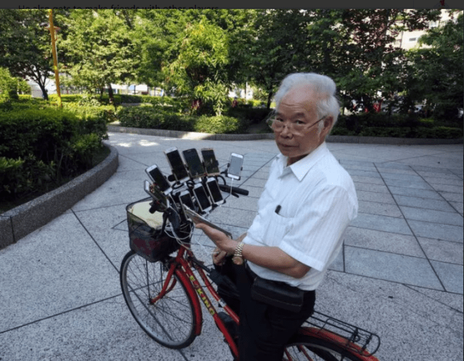 70-Year-Old Pokemon Hunter Grandpa Uses 11 Smartphones To Catch ‘Em All